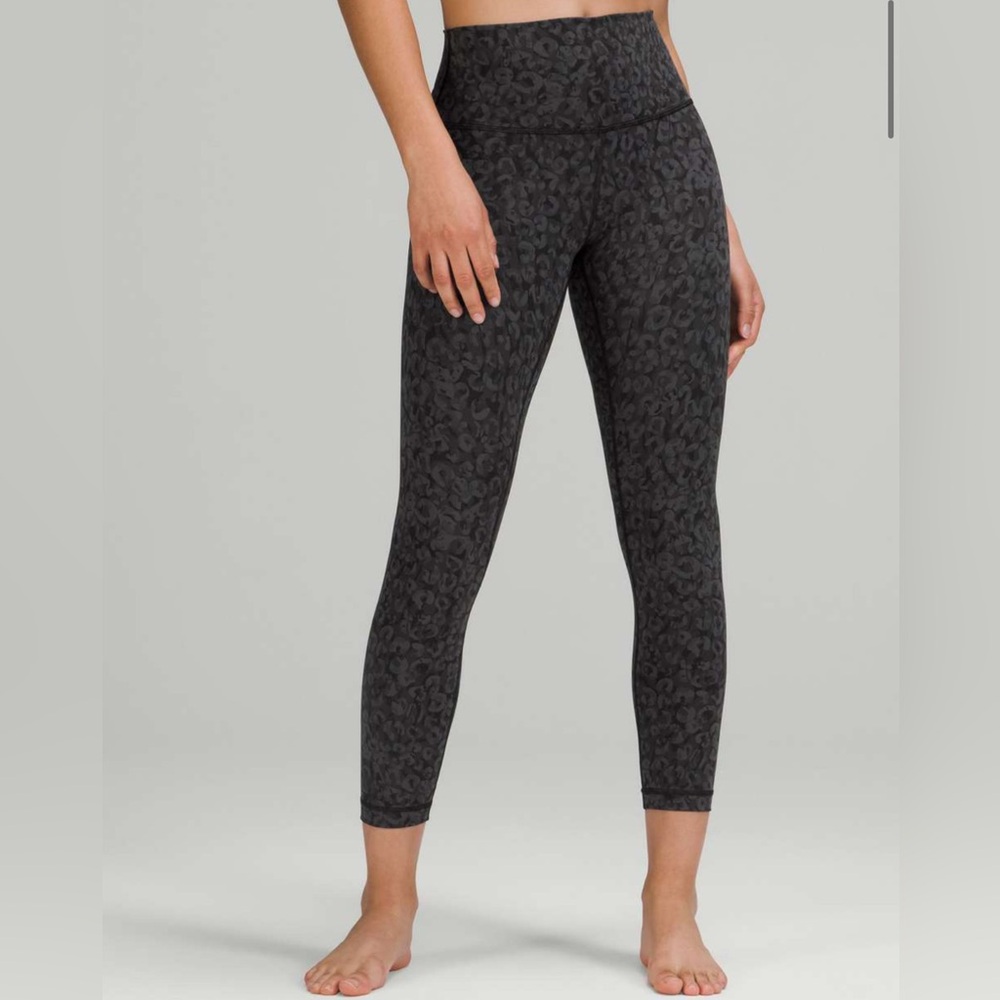 Lululemon Wunder Under High-Rise Tight 25" *Full-On Luxtreme size 4